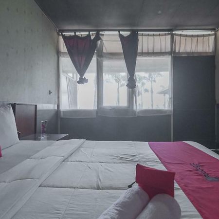 Reddoorz @ Maribaya Street Hotel Lembang Exterior foto